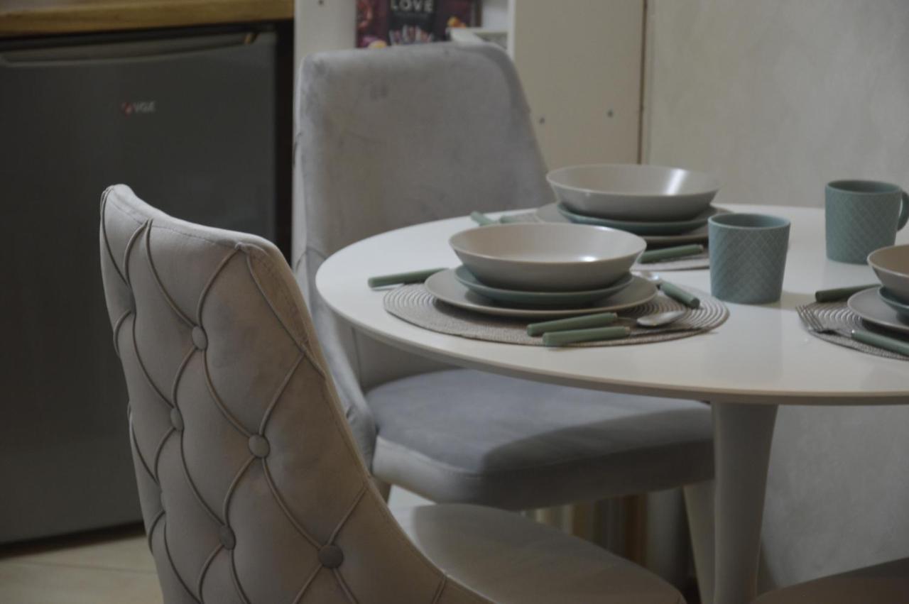 Teodora Lux Apartman Free Privat Parking Apartment โนวีซาด ภายนอก รูปภาพ